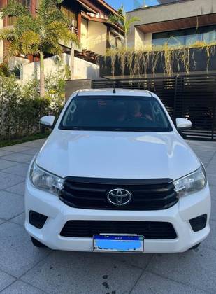 TOYOTA HILUX 2.8 STD 4X4 CD 16V DIESEL 4P MANUAL